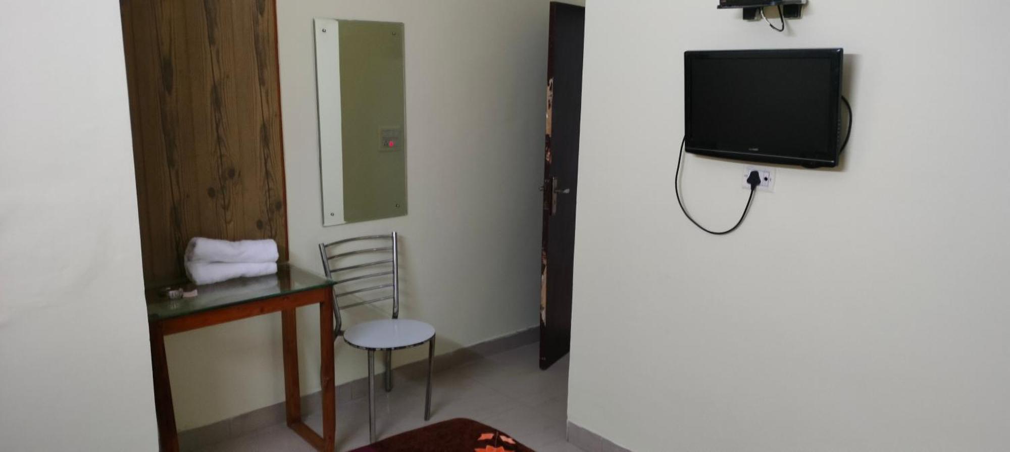 Hotel Shaurya Haridwār Esterno foto